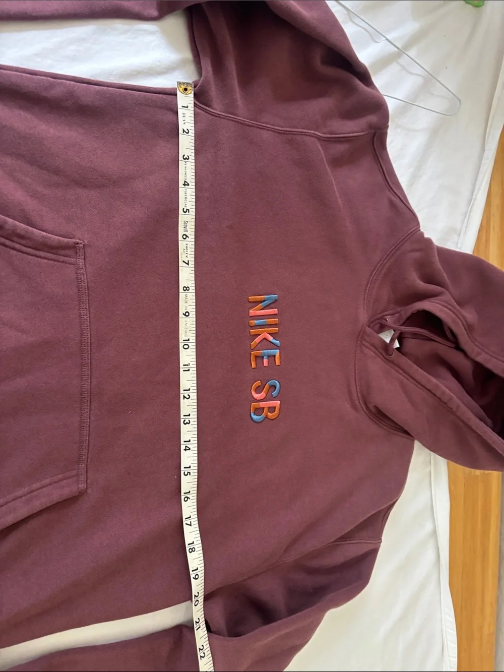 Nike Wine Crewneck Hoodie with Multicolor Embroidered Logo. Nike SB